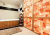 Wellness Badezimmer mit Salzwand Basel