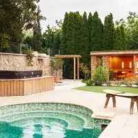 Komfort Wellness Terrasse mit Gartensauna